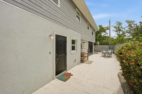 2811 Avenue C Holmes Beach FL 34217