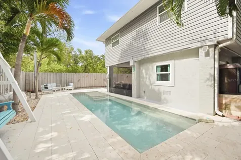2811 Avenue C Holmes Beach FL 34217
