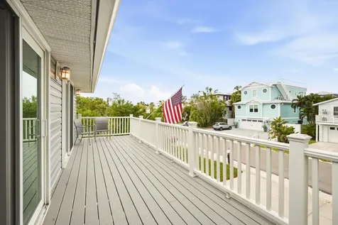 2811 Avenue C Holmes Beach FL 34217