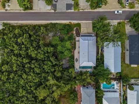 2811 Avenue C Holmes Beach FL 34217