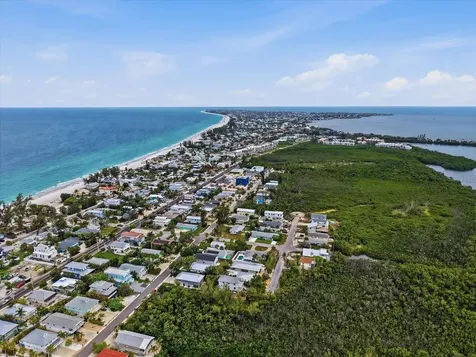 2811 Avenue C Holmes Beach FL 34217