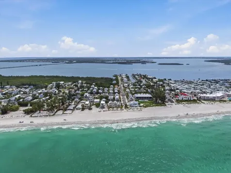2811 Avenue C Holmes Beach FL 34217