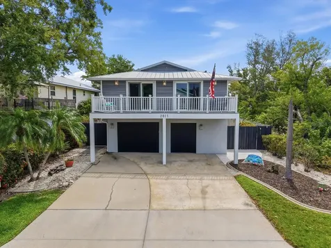 2811 Avenue C Holmes Beach FL 34217