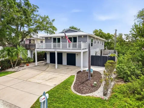 2811 Avenue C Holmes Beach FL 34217