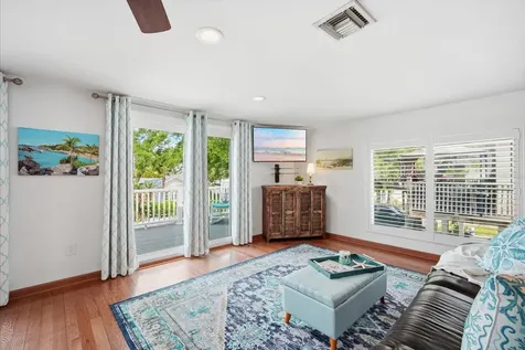 2811 Avenue C Holmes Beach FL 34217