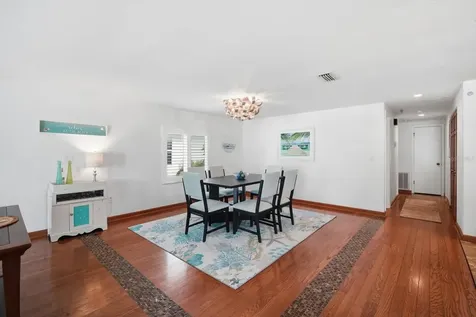 2811 Avenue C Holmes Beach FL 34217