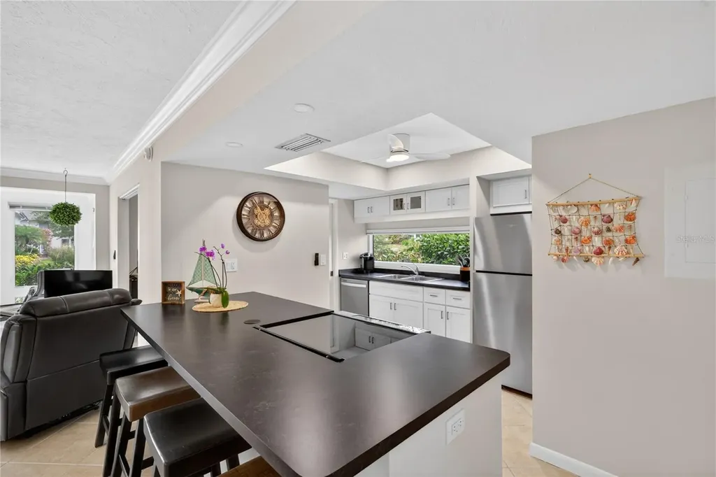 1128 W Peppertree Lane Sarasota FL 34242
