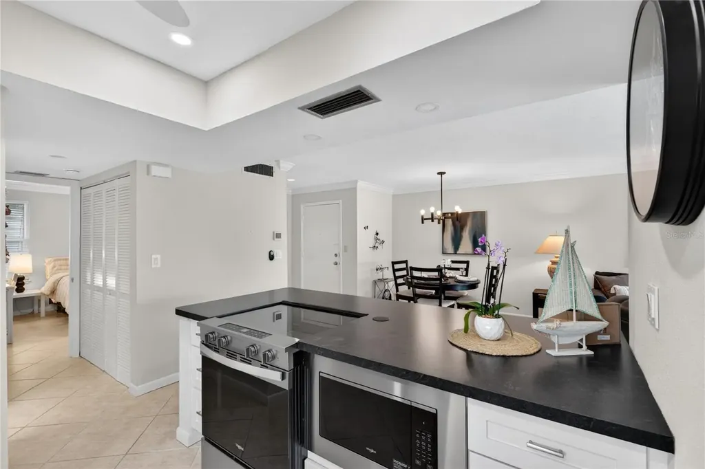1128 W Peppertree Lane Sarasota FL 34242