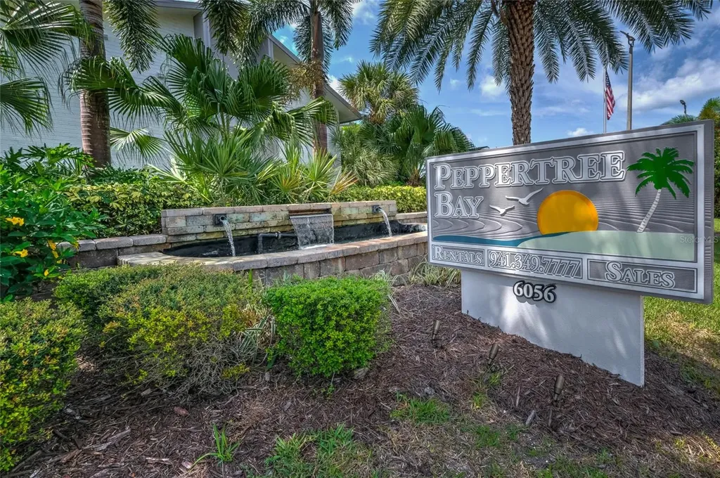 1128 W Peppertree Lane Sarasota FL 34242