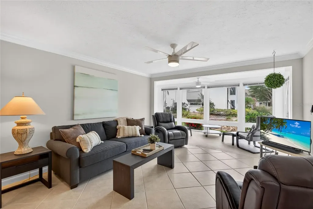 1128 W Peppertree Lane Sarasota FL 34242