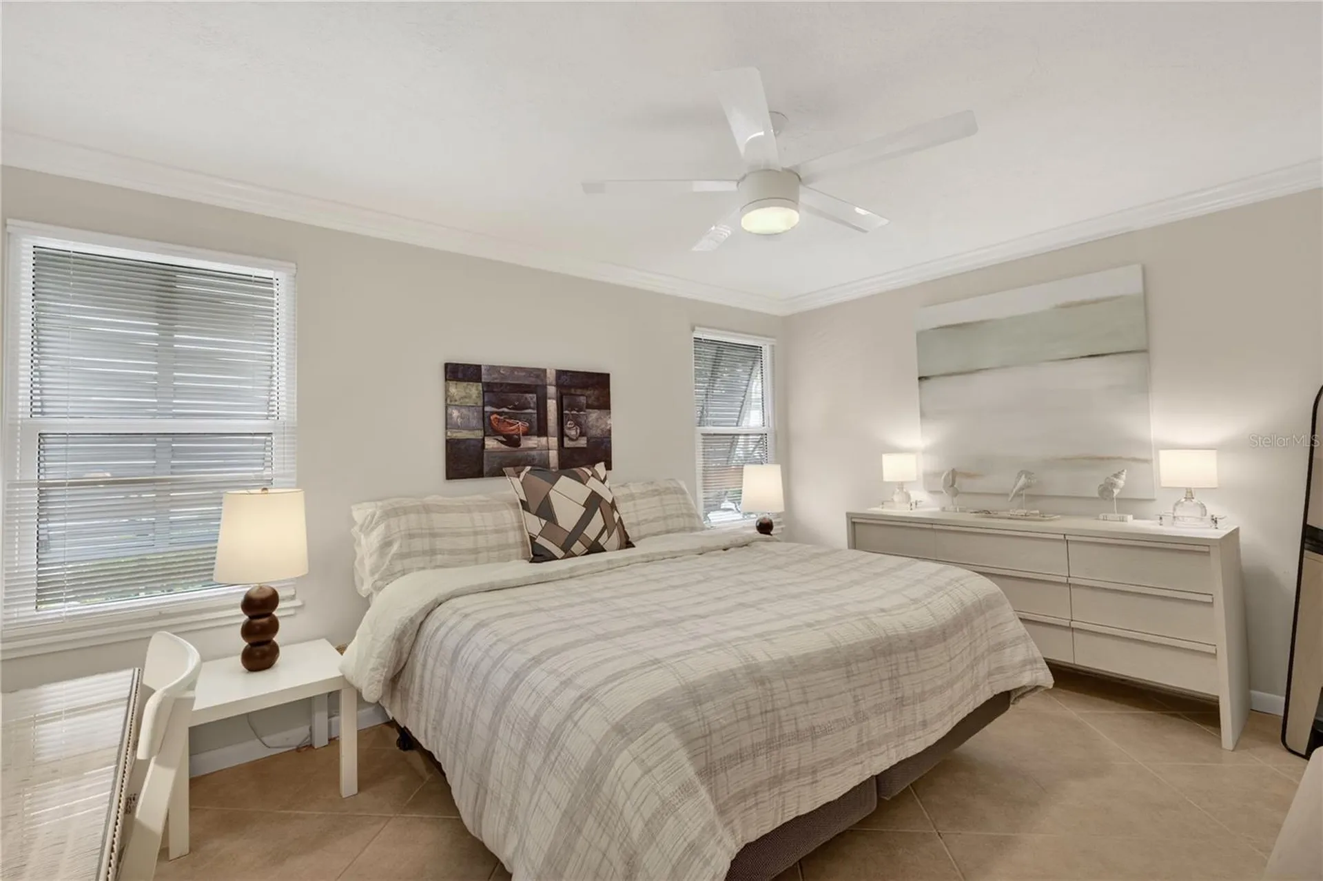 1128 W Peppertree Lane Sarasota FL 34242