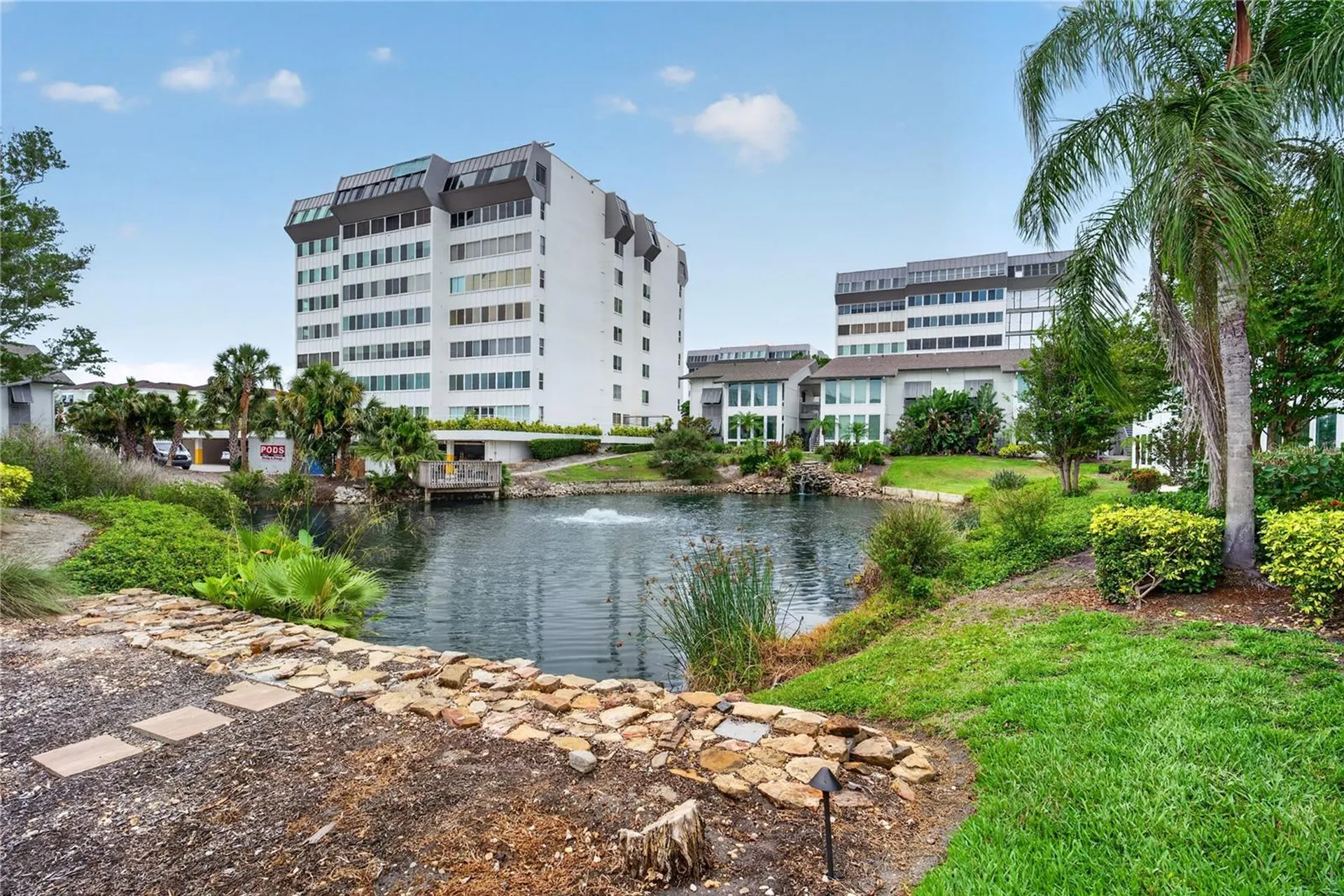 1128 W Peppertree Lane Sarasota FL 34242