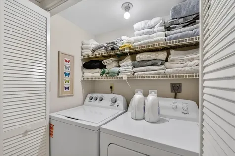 1128 W Peppertree Lane Sarasota FL 34242