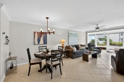 1128 W Peppertree Lane Sarasota FL 34242