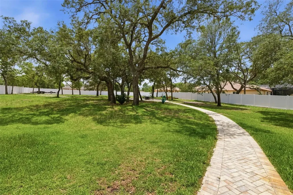 11145 Mountain Mockingbird Road Weeki Wachee FL 34614