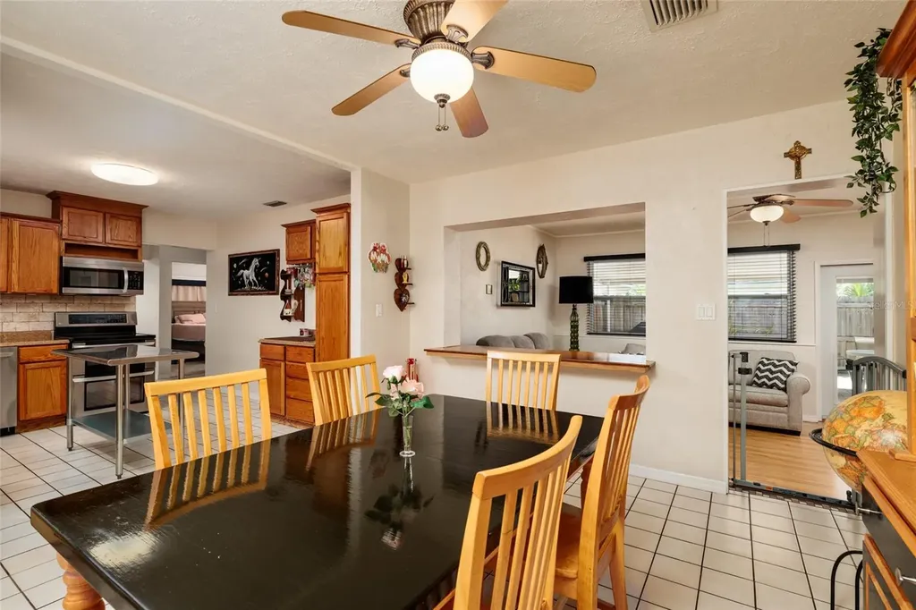 511 74th Avenue N St Petersburg FL 33702