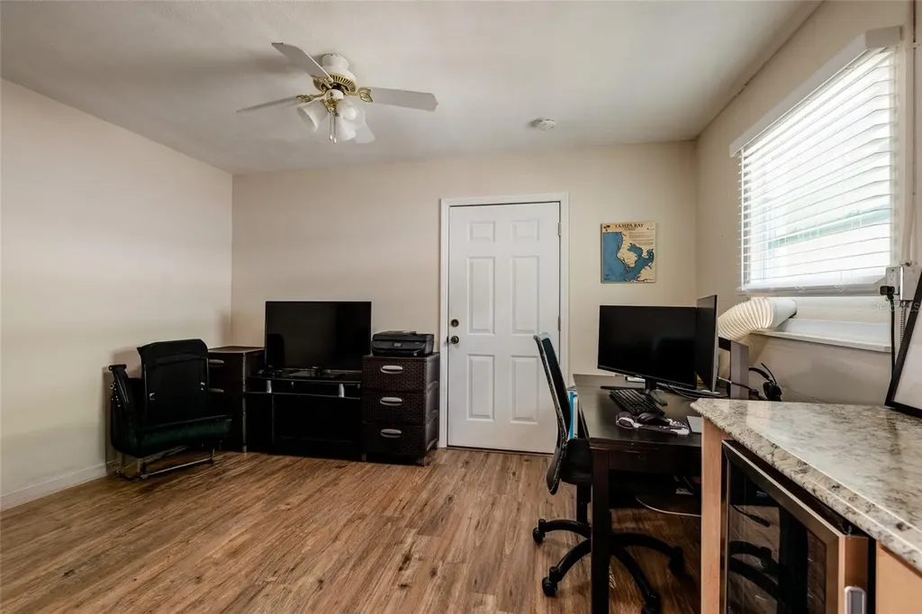 511 74th Avenue N St Petersburg FL 33702