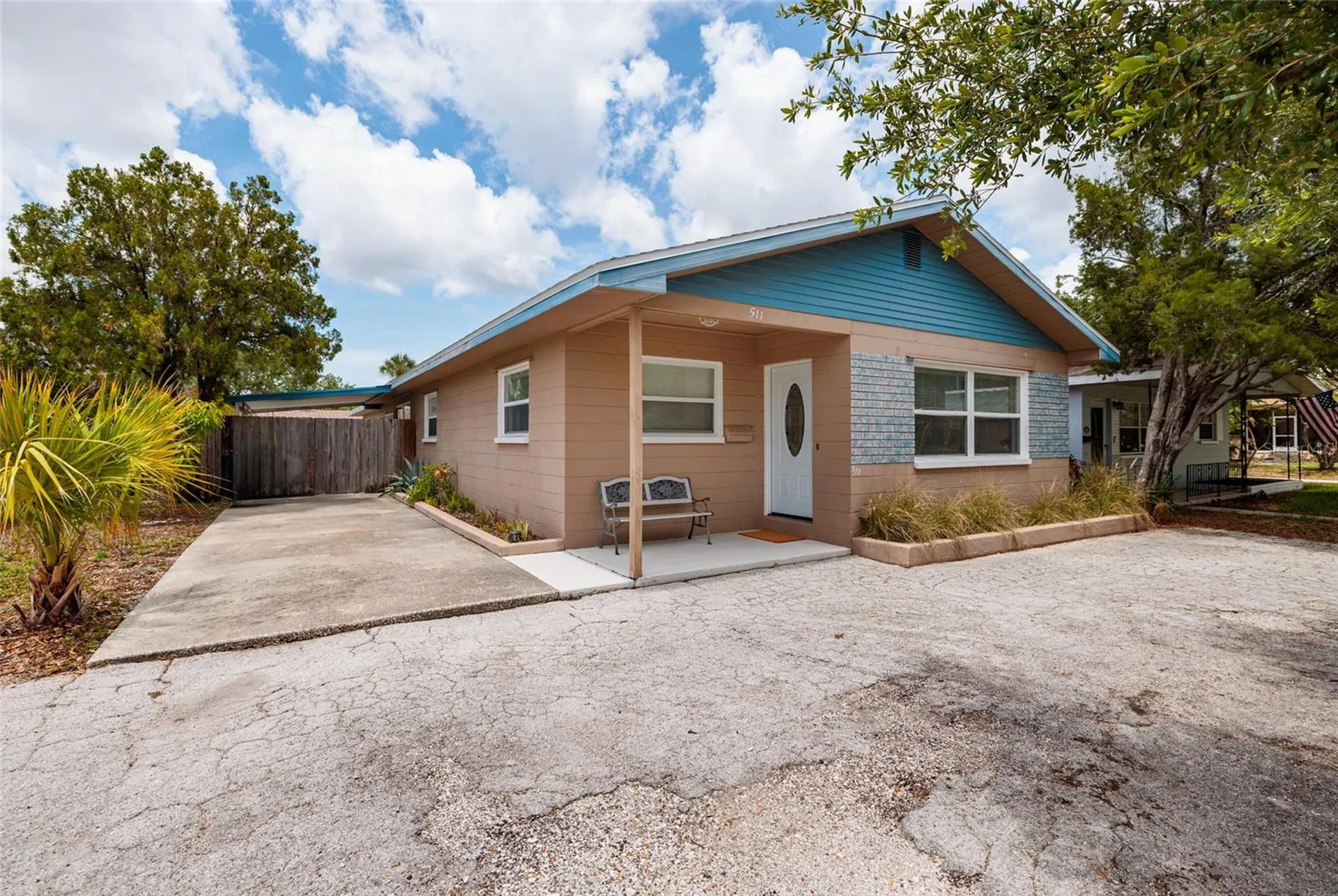 511 74th Avenue N St Petersburg FL 33702