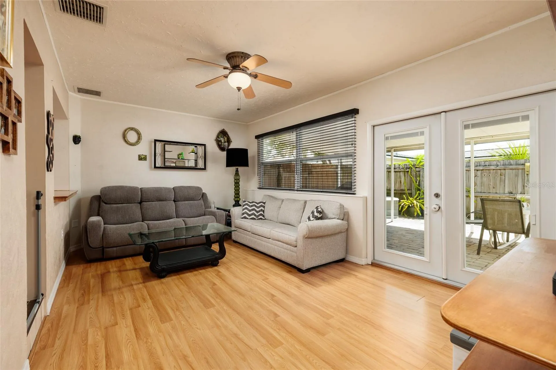 511 74th Avenue N St Petersburg FL 33702