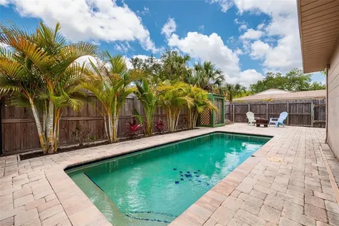 511 74th Avenue N St Petersburg FL 33702