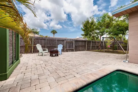 511 74th Avenue N St Petersburg FL 33702