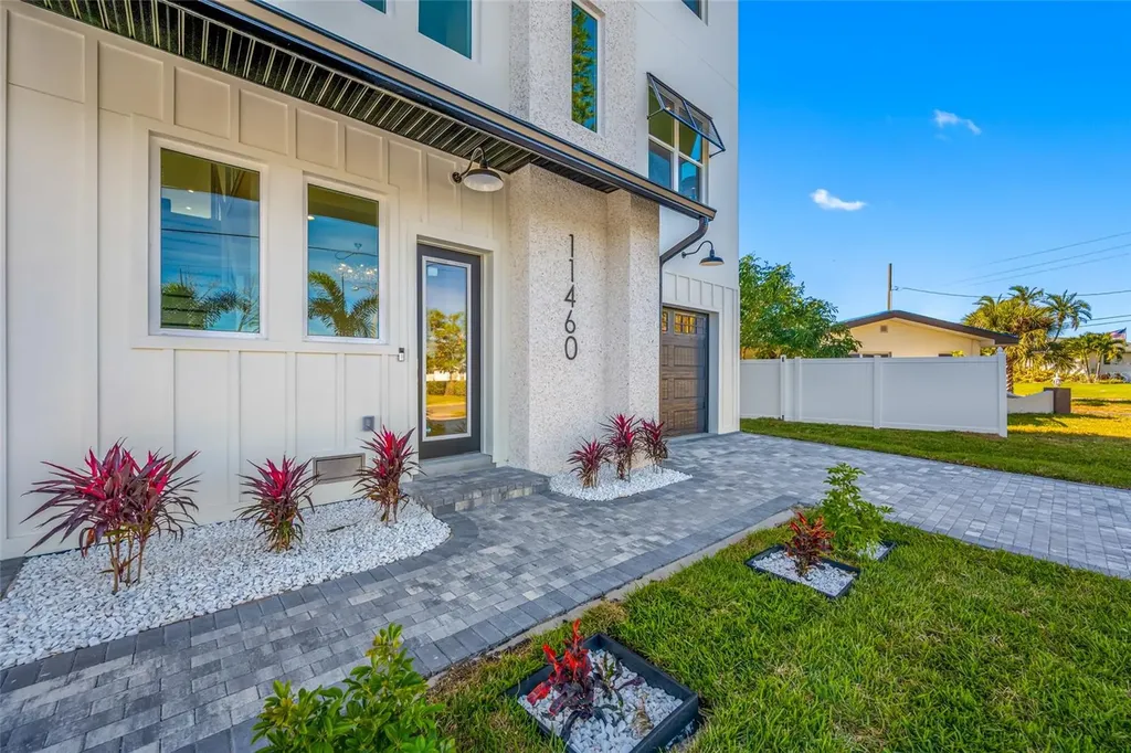 11460 7th Street E Treasure Island FL 33706