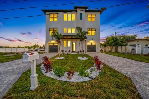 11460 7th Street E Treasure Island FL 33706