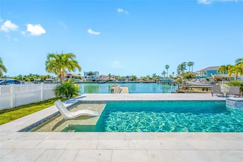 11460 7th Street E Treasure Island FL 33706