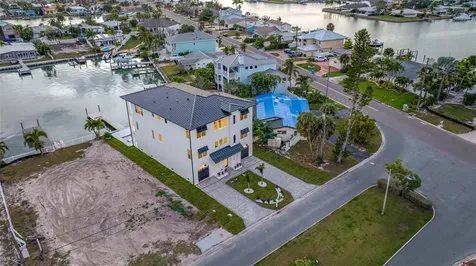 11460 7th Street E Treasure Island FL 33706