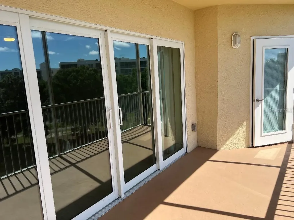 960 Starkey Road Largo FL 33771