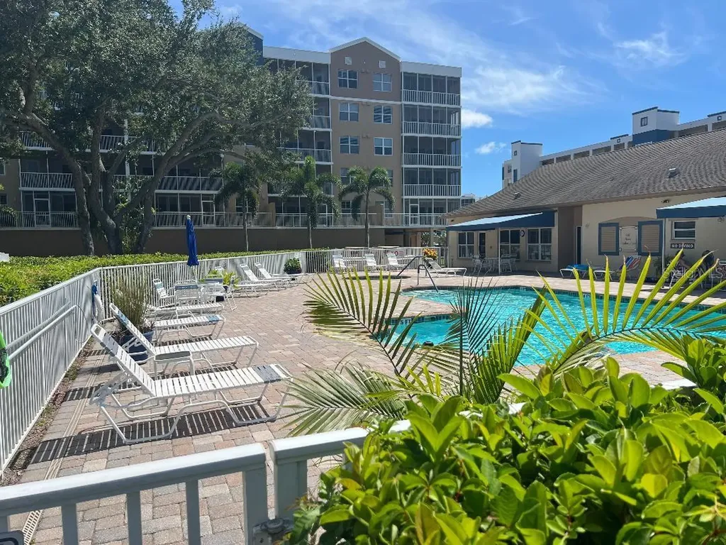 960 Starkey Road Largo FL 33771