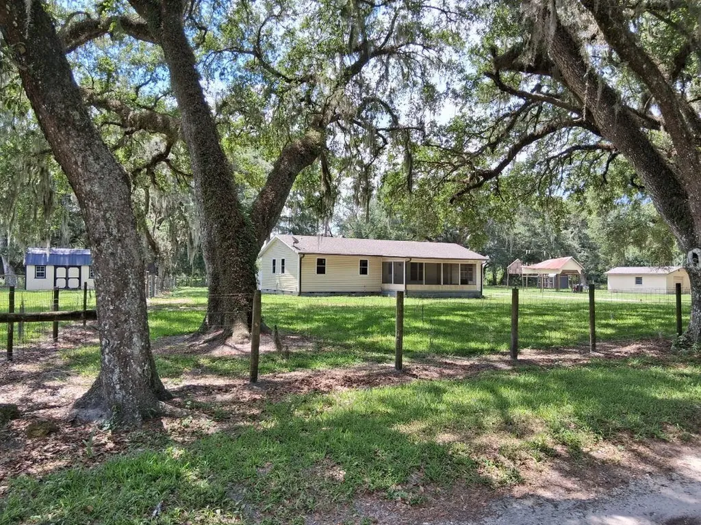 10628 Cr 771 Webster FL 33597