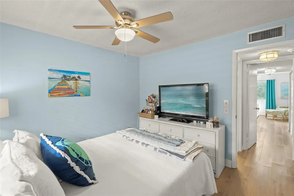 1310 Glen Oaks Drive E Sarasota FL 34232