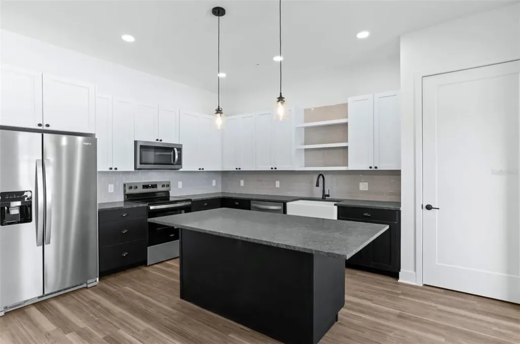 3812 Fern Hollow Place Tampa FL 33614