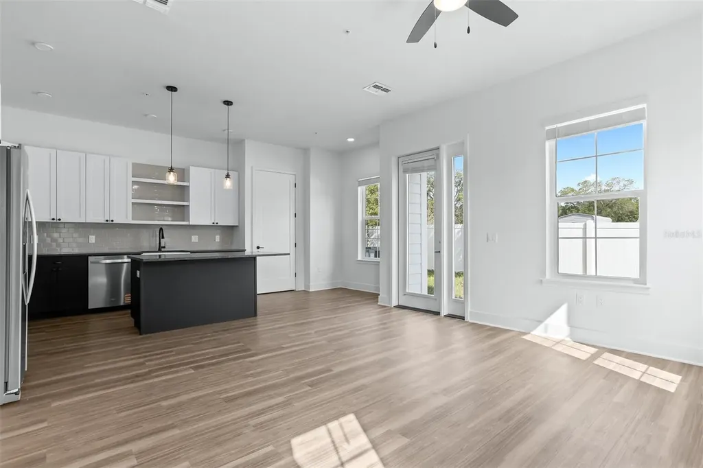 3812 Fern Hollow Place Tampa FL 33614