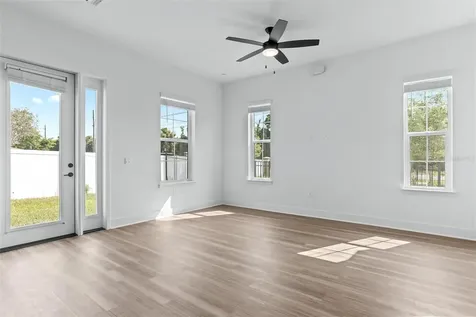3812 Fern Hollow Place Tampa FL 33614