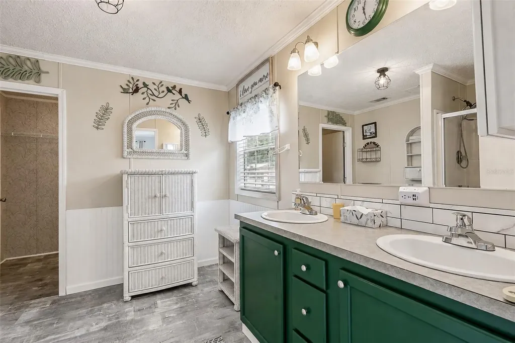35201 Forest Lake Road Leesburg FL 34788