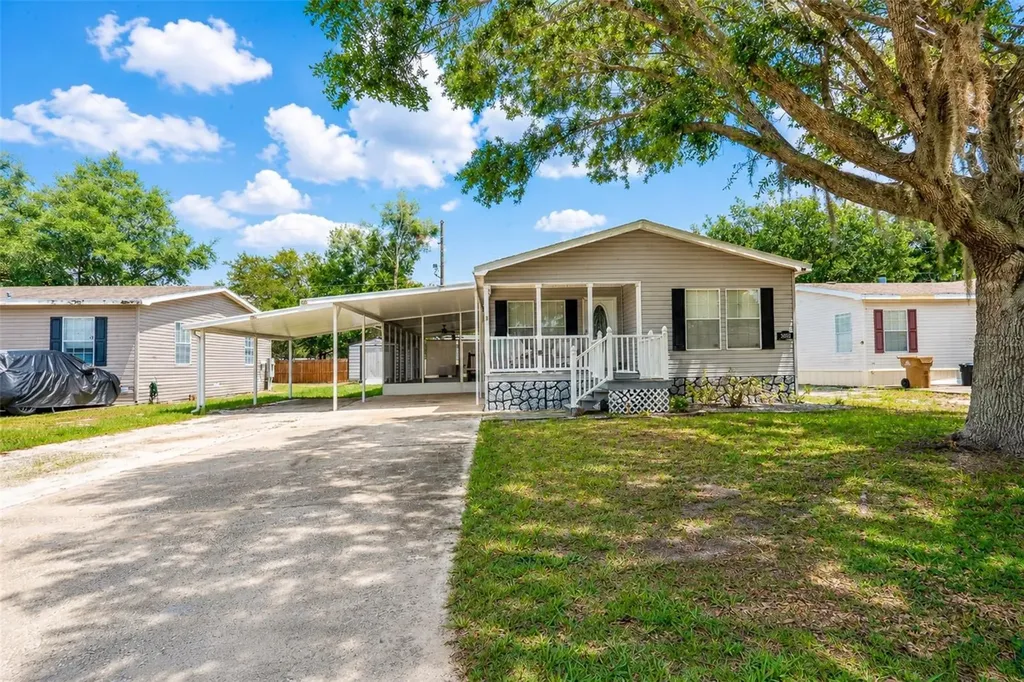 35201 Forest Lake Road Leesburg FL 34788