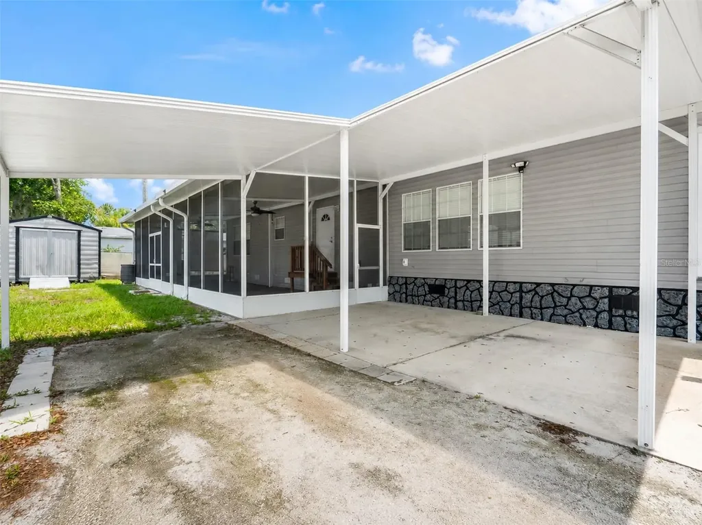 35201 Forest Lake Road Leesburg FL 34788
