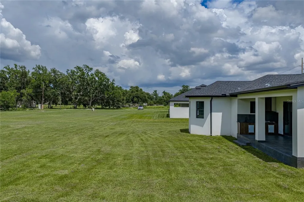 14080 Sydney Road Dover FL 33527