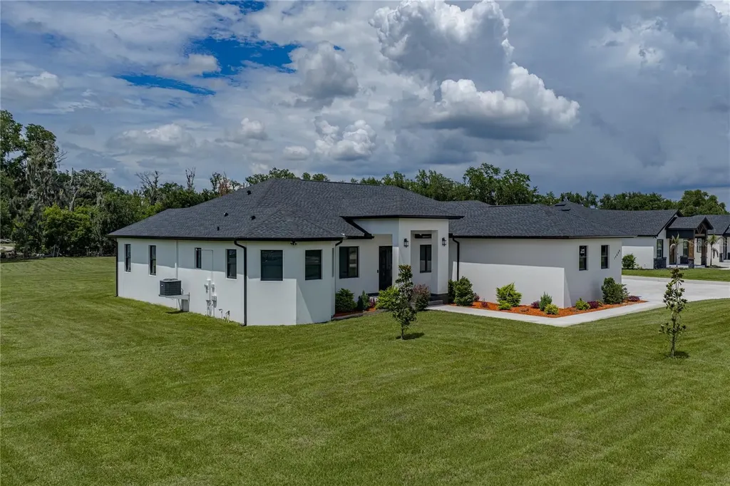 14080 Sydney Road Dover FL 33527