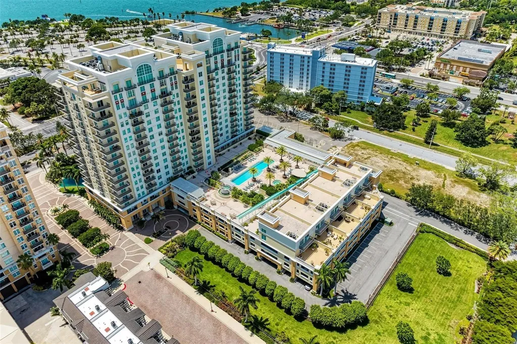 800 N Tamiami Trail Sarasota FL 34236