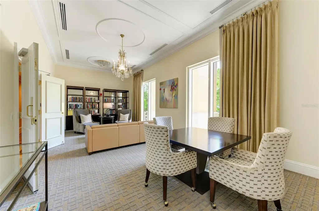 800 N Tamiami Trail Sarasota FL 34236
