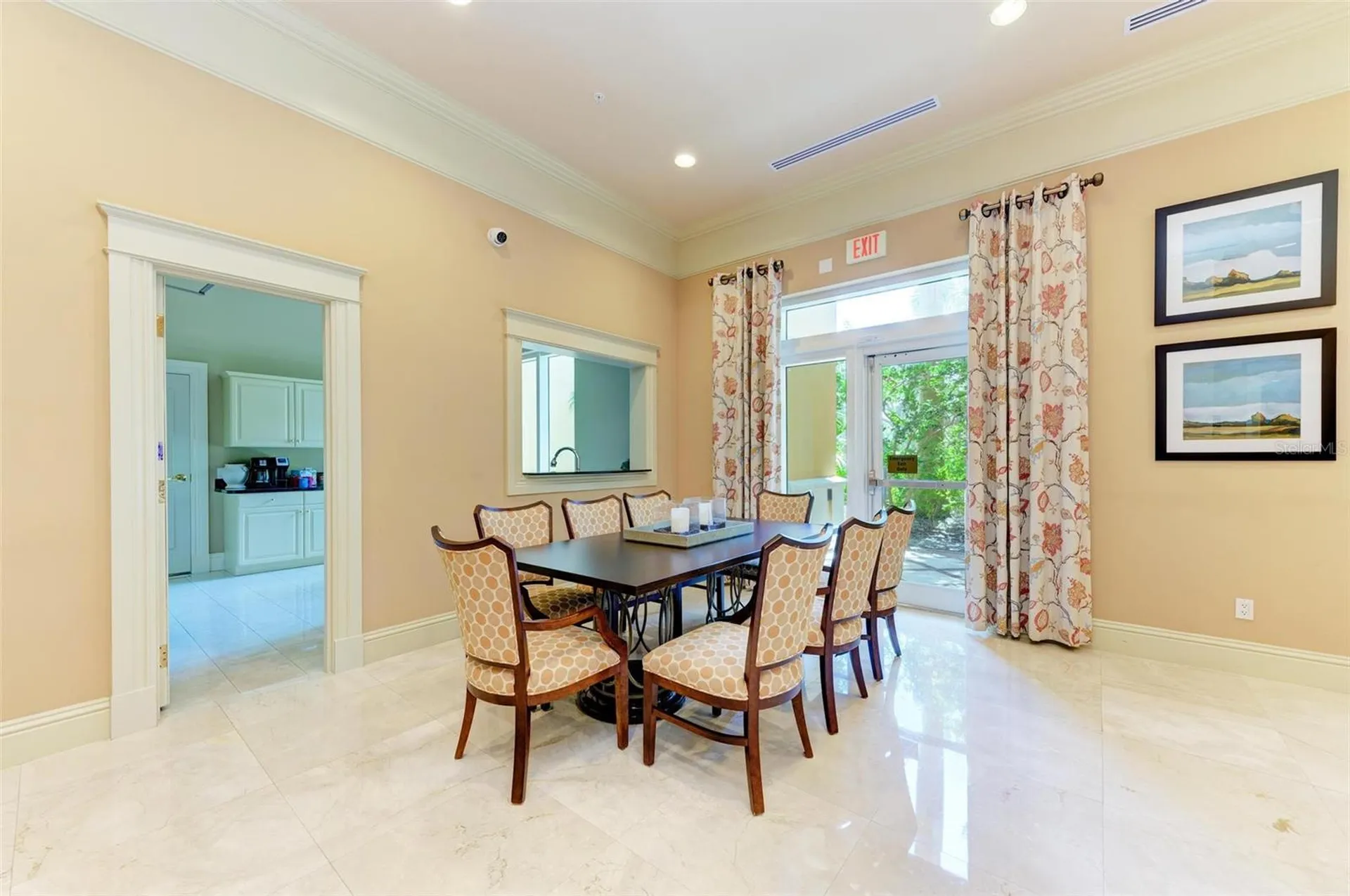 800 N Tamiami Trail Sarasota FL 34236