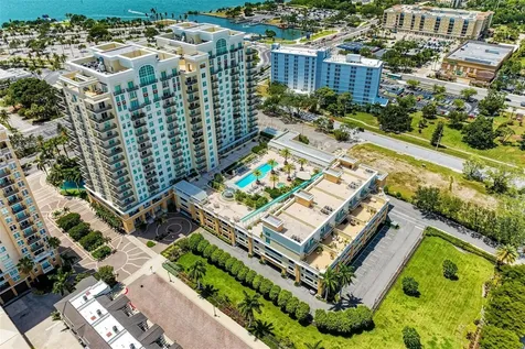 800 N Tamiami Trail Sarasota FL 34236