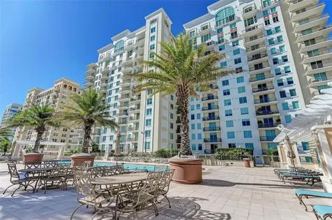 800 N Tamiami Trail Sarasota FL 34236