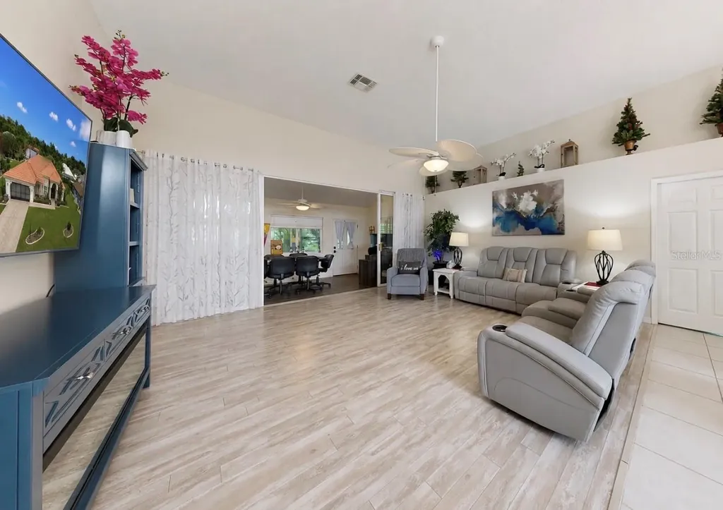 2027 New Bedford Drive Sun City Center FL 33573