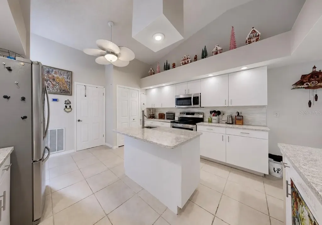 2027 New Bedford Drive Sun City Center FL 33573
