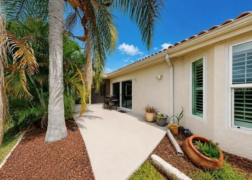 2027 New Bedford Drive Sun City Center FL 33573