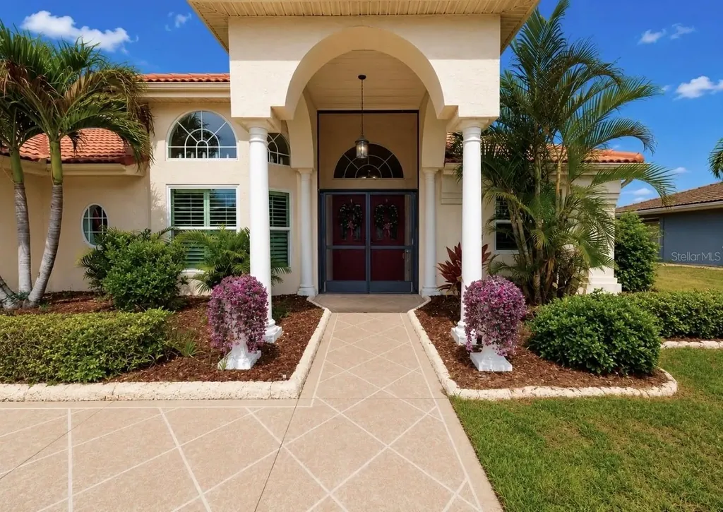 2027 New Bedford Drive Sun City Center FL 33573
